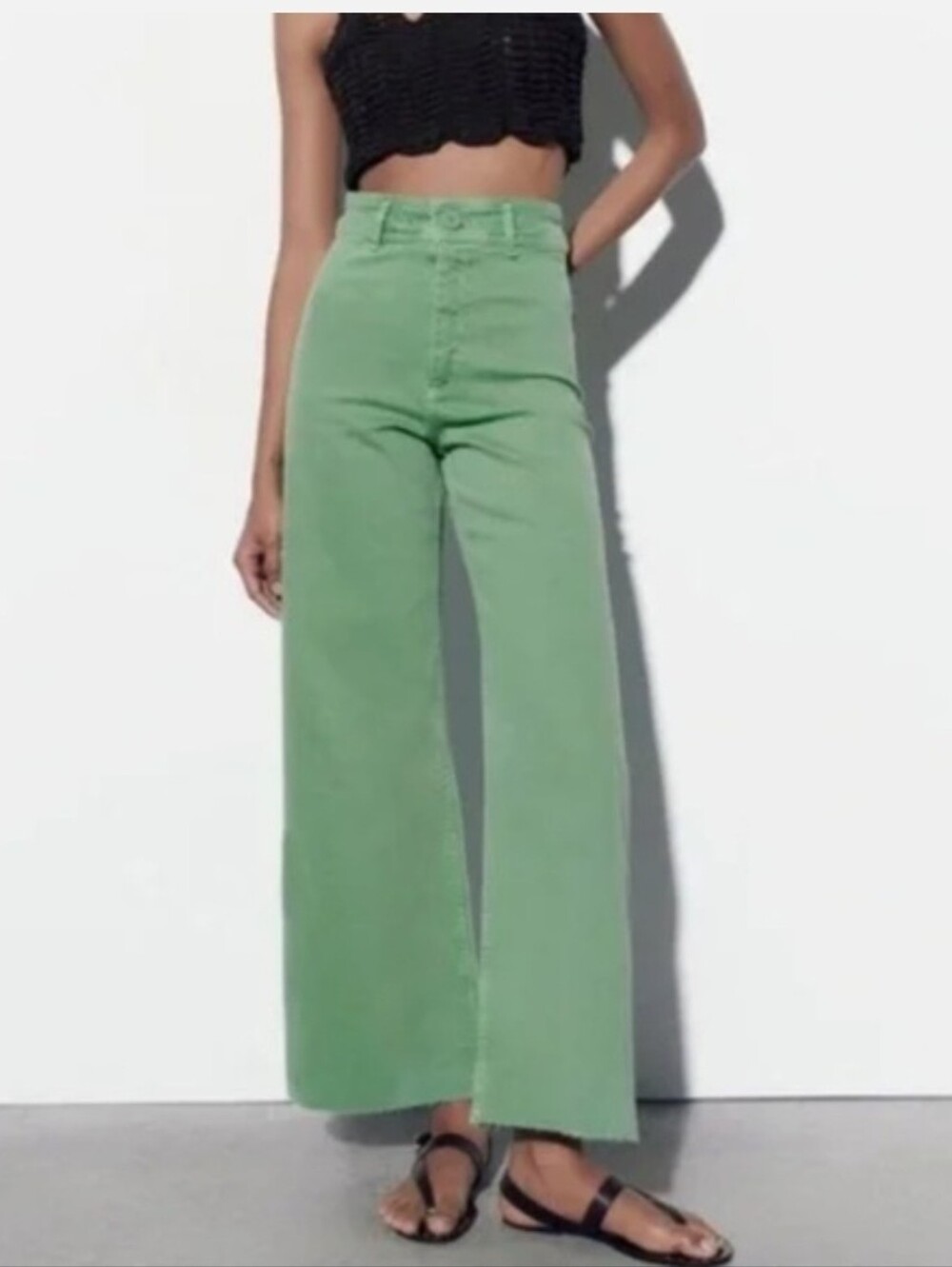 Zara High-Waist Wide Leg Jeans in Green Size 6